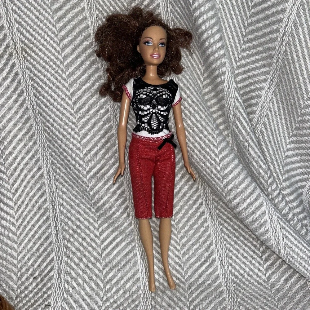 2006 Barbie NASCAR Dale Earnhardt Jr. City Style Skull‎ Outfit W/ Random Body E2